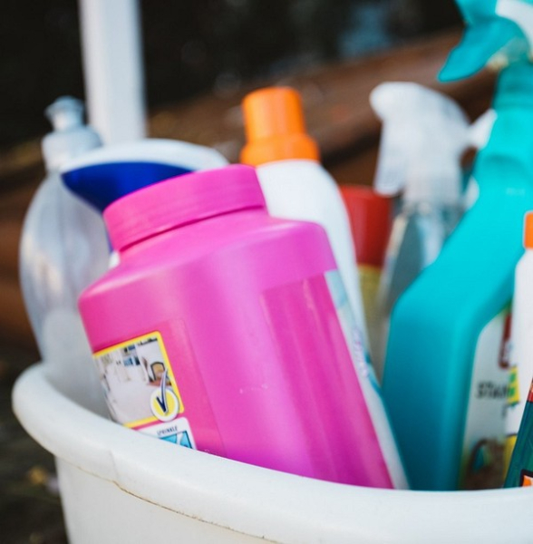 Как почистить ковролин: 5 лучших средств, способы очистки от пятен и запаха