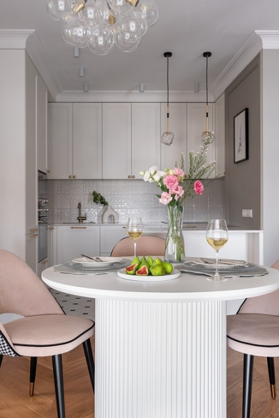 Париж по-русски: квартира 60 кв. м с потрясающим интерьером и комфортной планировкой