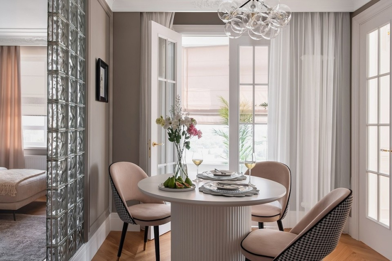 Париж по-русски: квартира 60 кв. м с потрясающим интерьером и комфортной планировкой