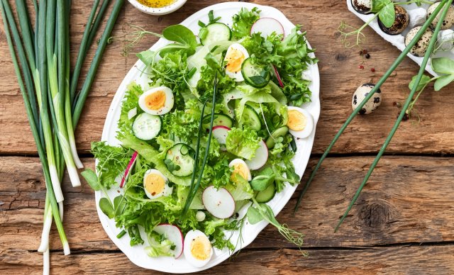 7 самых вкусных салатов из редиса