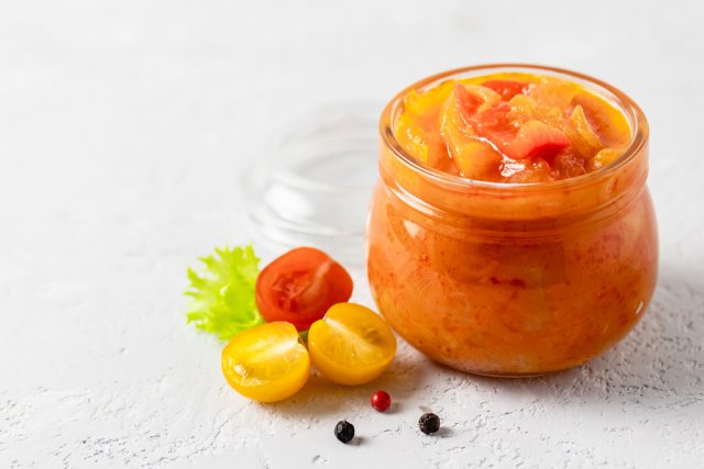 Самые простые и вкусные салаты из кабачков на зиму